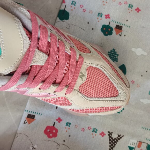 Beige Pink New Balance NB 9060 Sneakers - Picture 6 of 9